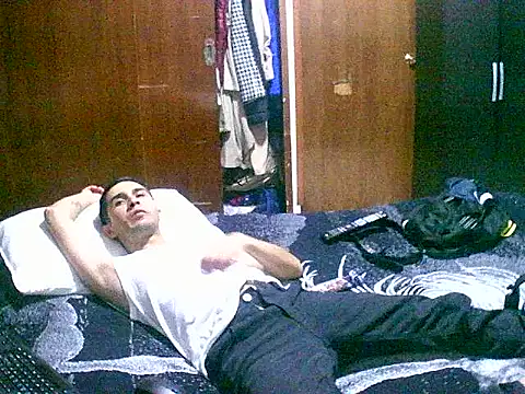 Snapshot of jperezofficial1 chatting on September 12, 8:36 am jperezofficial1 online show from September 12, 8:36 am