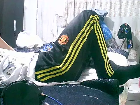 Snapshot of jperezofficial1 chatting on September 16, 7:42 am jperezofficial1 online show from September 16, 7:42 am