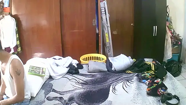 Snapshot of jperezofficial1 chatting on September 29, 4:34 pm jperezofficial1 online show from September 29, 4:34 pm