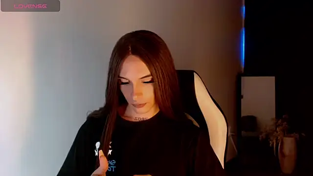 AdharaaMoon online show from December 28, 1:29 am