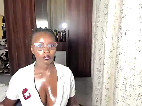 supa queen254 online show from June 14, 9:50 pm