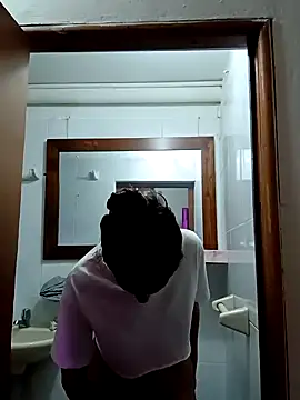 Leslly  online show from January 11, 2:09 am