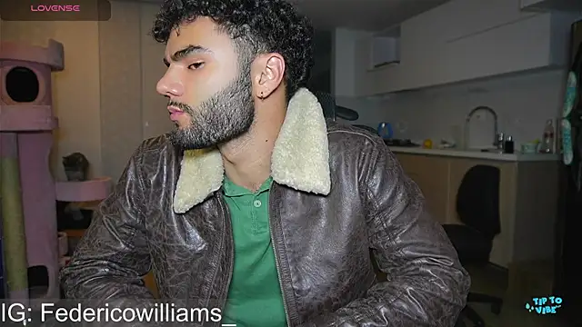 Snapshot of Derek_w chatting on December 20, 7:12 am Derek w online show from December 20, 7:12 am