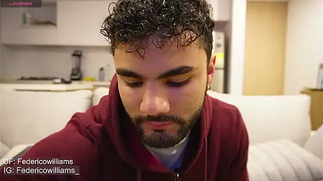 Snapshot of Derek_w chatting on February 6, 6:08 am Derek w online show from February 6, 6:08 am