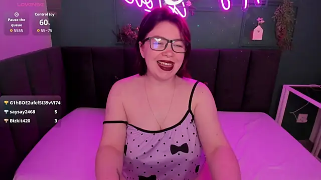 Snapshot of Emily_Amorre chatting on July 14, 2:05 am Emily Amorre online show from July 14, 2:05 am