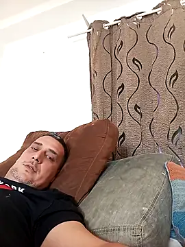 cesar and macarena online show from February 22, 4:30 pm