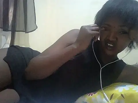 Snapshot of pretty_cool chatting on December 18, 8:20 am pretty cool online show from December 18, 8:20 am