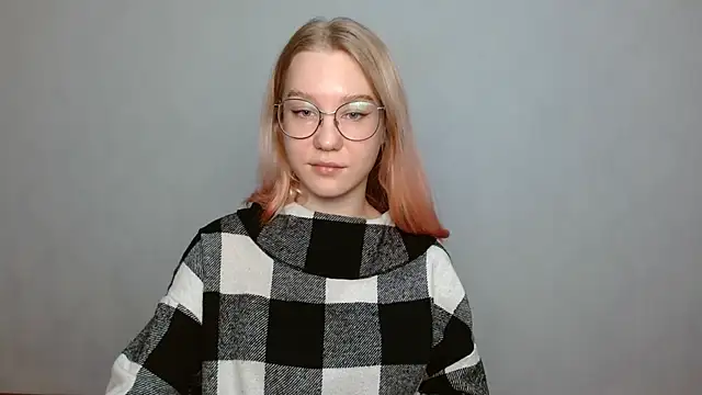 Snapshot of cindi_hot chatting on December 28, 12:35 pm cindi hot online show from December 28, 12:35 pm