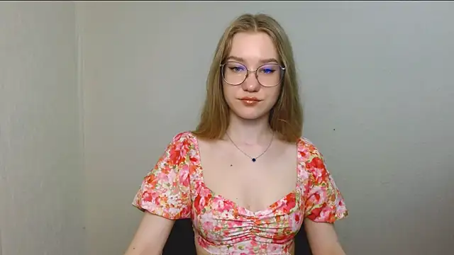 Snapshot of cindi_hot chatting on July 17, 9:16 am cindi hot online show from July 17, 9:16 am