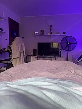 Snapshot of 1ninefellababy chatting on February 22, 9:34 am 1ninefellababy online show from February 22, 9:34 am