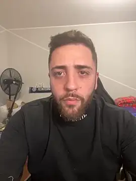 Snapshot of 1ninefellababy chatting on December 3, 5:22 pm 1ninefellababy online show from December 3, 5:22 pm