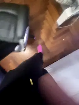 Snapshot of 1ninefellababy chatting on December 17, 5:08 pm 1ninefellababy online show from December 17, 5:08 pm