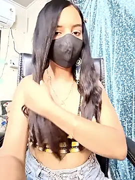 Snapshot of Parinaaz18 chatting on April 20, 1:47 pm Parinaaz18 online show from April 20, 1:47 pm