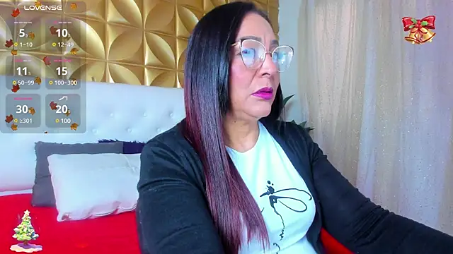 Snapshot of Gina_Myers chatting on December 11, 12:12 pm Gina Myers online show from December 11, 12:12 pm