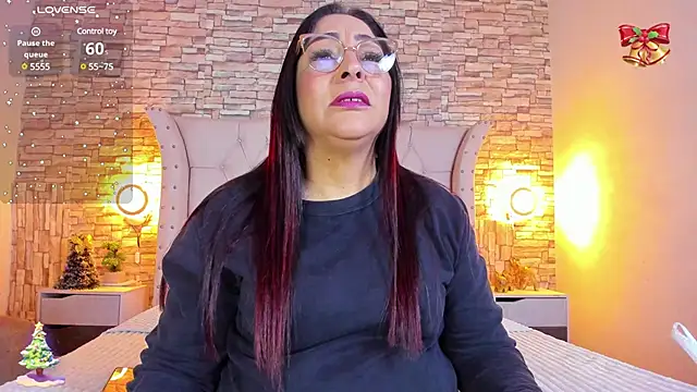 Snapshot of Gina_Myers chatting on December 23, 12:30 pm Gina Myers online show from December 23, 12:30 pm