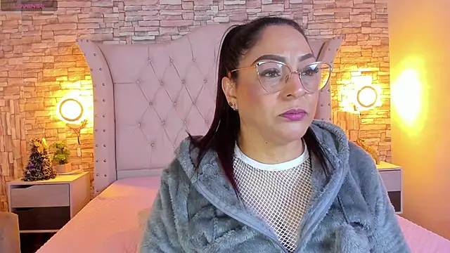 Snapshot of Gina_Myers chatting on January 5, 2:08 pm Gina Myers online show from January 5, 2:08 pm