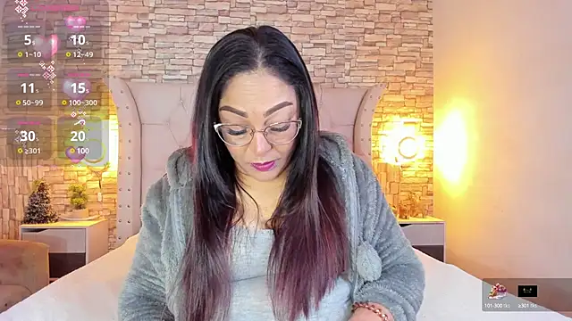 Snapshot of Gina_Myers chatting on January 19, 12:28 pm Gina Myers online show from January 19, 12:28 pm
