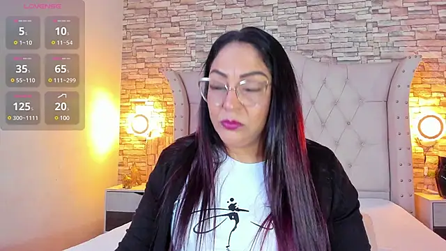 Snapshot of Gina_Myers chatting on March 2, 12:54 pm Gina Myers online show from March 2, 12:54 pm