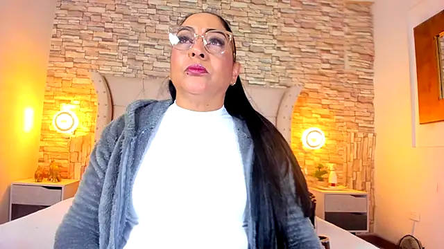 Snapshot of Gina_Myers chatting on October 1, 12:22 pm Gina Myers online show from October 1, 12:22 pm