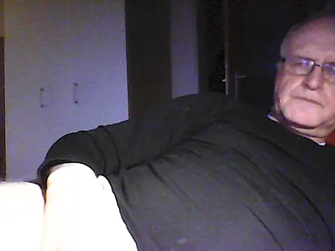 Milkasahne64 online show from March 9, 5:50 pm