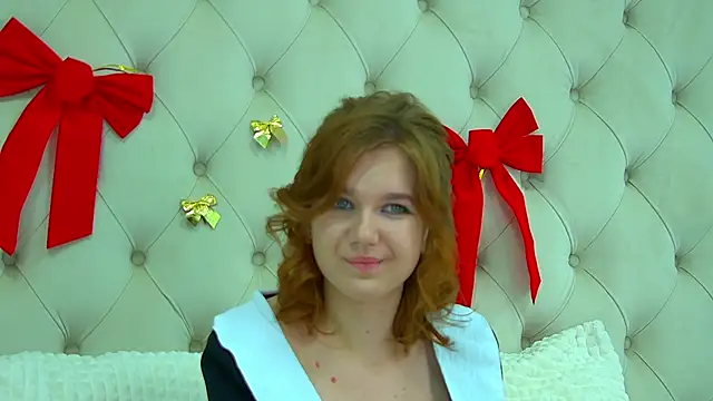 Snapshot of LessySmith chatting on January 7, 7:38 pm LessySmith online show from January 7, 7:38 pm
