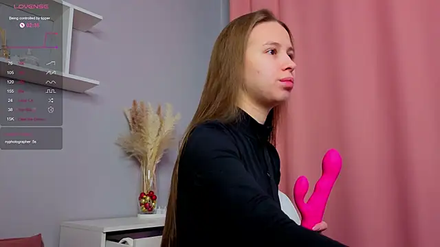 Snapshot of Dream_emma chatting on February 16, 4:30 am Dream emma online show from February 16, 4:30 am