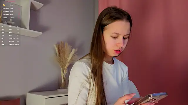 Snapshot of Dream_emma chatting on March 3, 1:34 am Dream emma online show from March 3, 1:34 am