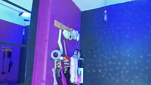 Alexa Slave online show from September 10, 7:03 pm