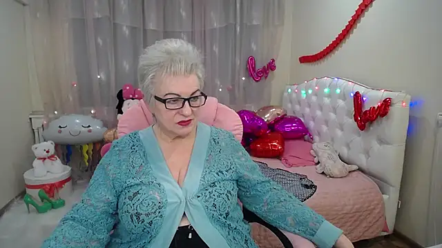 KayleSmoll online show from February 6, 4:31 am