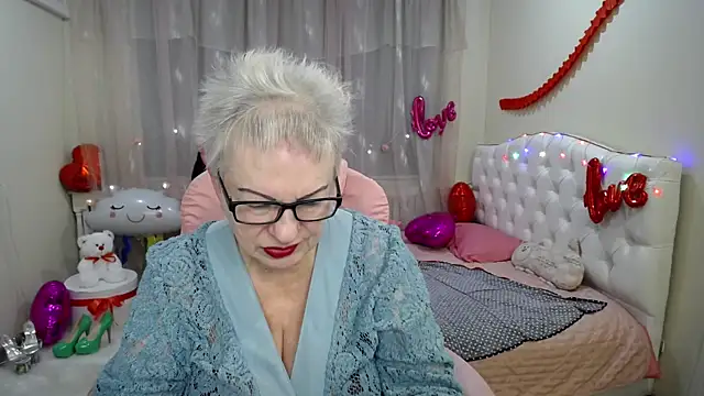 KayleSmoll online show from February 14, 10:25 pm