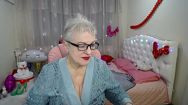 KayleSmoll online show from February 18, 7:41 pm