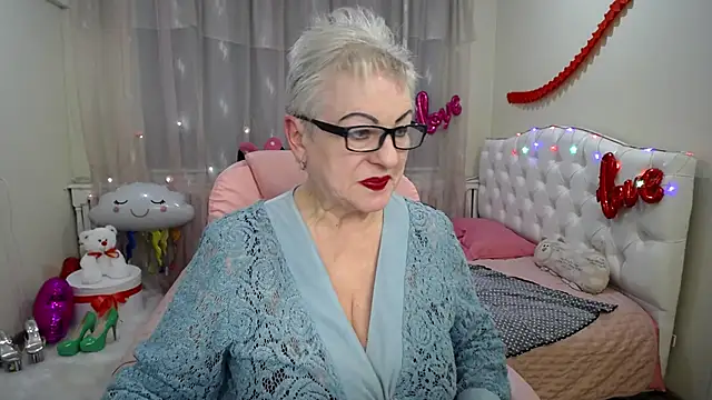 KayleSmoll online show from February 19, 10:20 pm