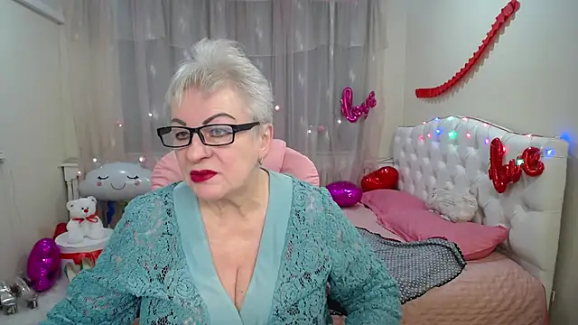 KayleSmoll online show from February 28, 7:46 pm