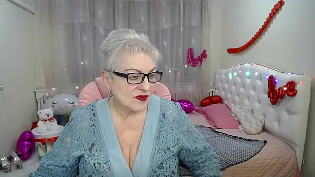 KayleSmoll online show from March 4, 10:38 pm