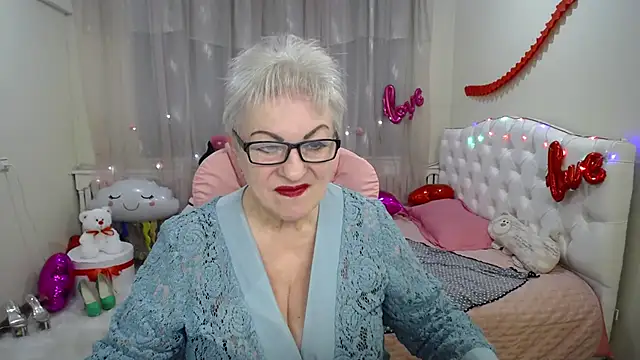 KayleSmoll online show from March 5, 10:21 pm