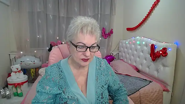 KayleSmoll online show from March 12, 4:41 am