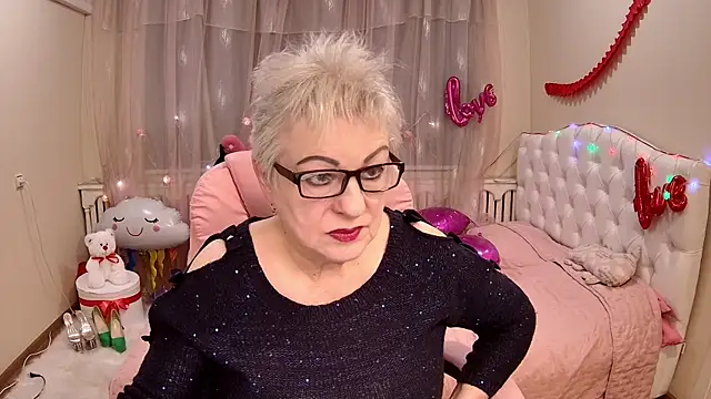 KayleSmoll online show from March 18, 7:42 pm