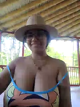 Snapshot of Sofythom1 chatting on December 18, 4:17 pm Sofythom1 online show from December 18, 4:17 pm