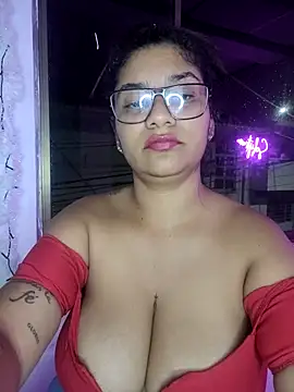 Snapshot of Sofythom1 chatting on February 14, 3:11 am Sofythom1 online show from February 14, 3:11 am