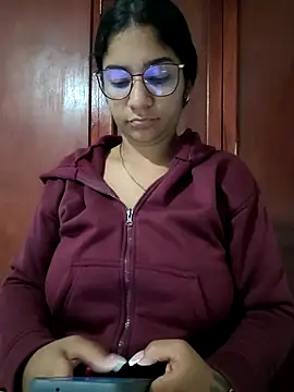 Snapshot of Sofythom1 chatting on February 4, 2:50 am Sofythom1 online show from February 4, 2:50 am