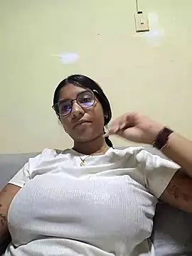 Snapshot of Sofythom1 chatting on March 14, 1:55 am Sofythom1 online show from March 14, 1:55 am