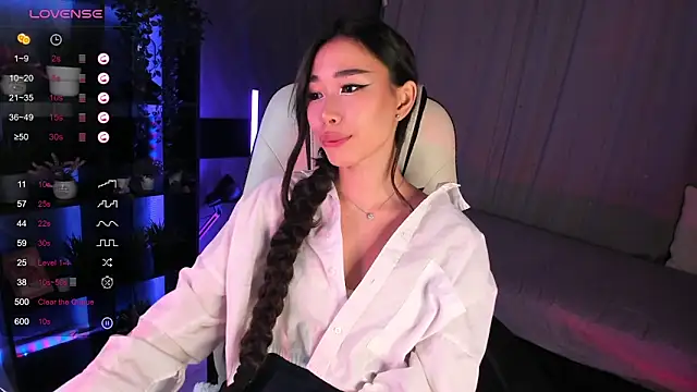 sensualily online show from November 6, 3:35 pm