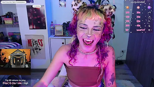 Snapshot of lila_bratz chatting on October 16, 9:38 pm lila bratz online show from October 16, 9:38 pm