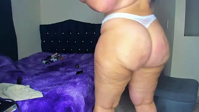 scarlet tommy online show from March 22, 11:09 pm