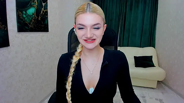 SelenaeMoore online show from March 11, 11:12 am