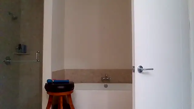 Snapshot of urgoodtime chatting on January 14, 9:35 am urgoodtime online show from January 14, 9:35 am