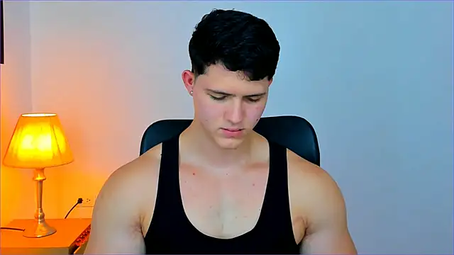 Snapshot of Hazzan_Velez chatting on February 12, 11:30 pm Hazzan Velez online show from February 12, 11:30 pm