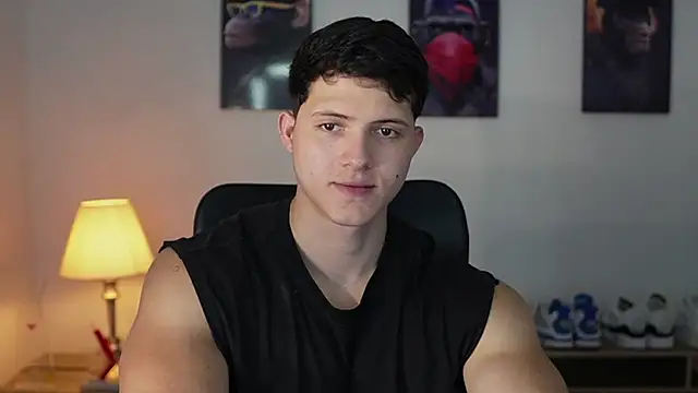 Snapshot of Hazzan_Velez chatting on October 6, 10:18 pm Hazzan Velez online show from October 6, 10:18 pm