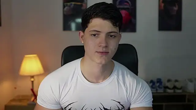 Snapshot of Hazzan_Velez chatting on October 16, 10:33 pm Hazzan Velez online show from October 16, 10:33 pm