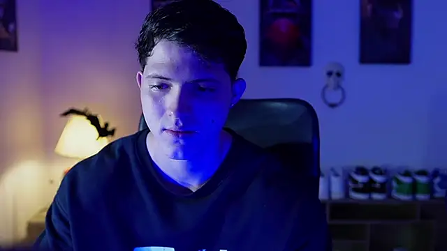 Snapshot of Hazzan_Velez chatting on November 4, 12:32 am Hazzan Velez online show from November 4, 12:32 am